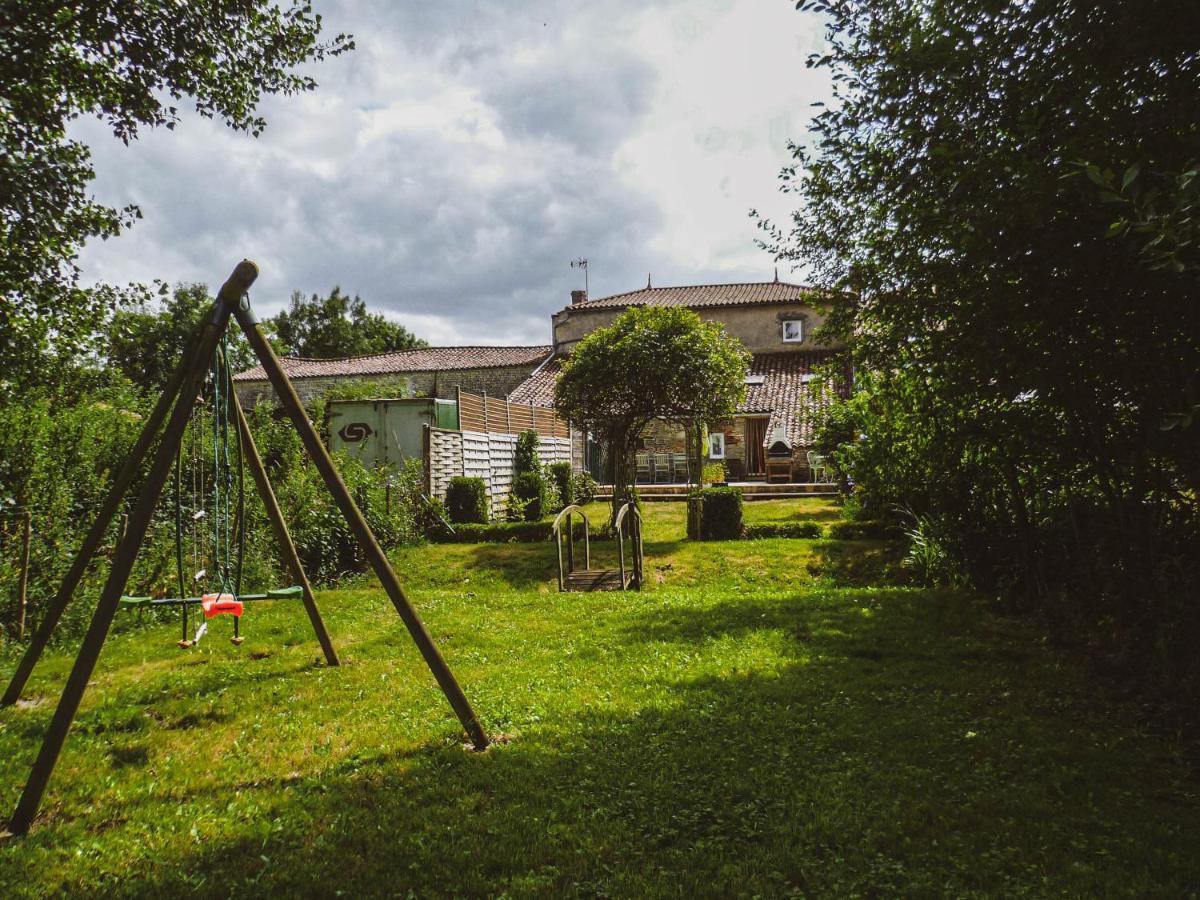 La Laujere Ivie - Gite & Piscine Privative Saint-Hilaire-du-Bois  Kültér fotó