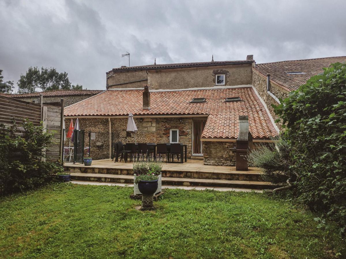 La Laujere Ivie - Gite & Piscine Privative Saint-Hilaire-du-Bois  Kültér fotó